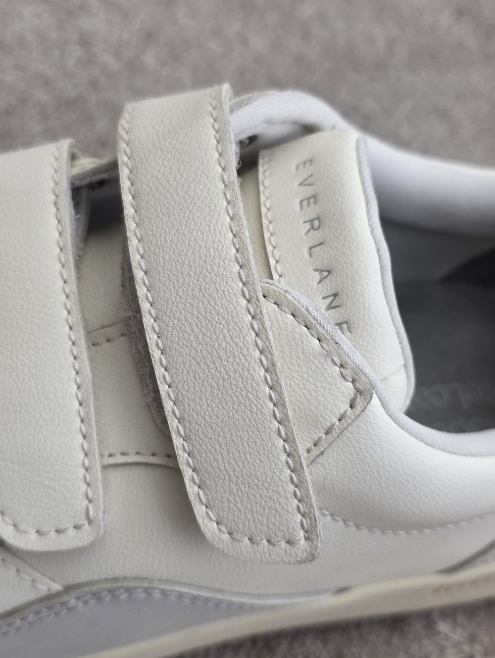 EVERLANE The ReLeather® Velcro Court Sneaker Off White/Fog Unisex W-8 M-6 - Picture 4 of 7
